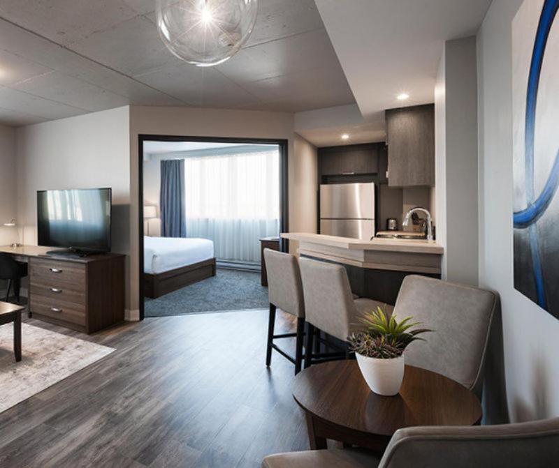 Imperia Hotel Et Suites Boucherville Exterior photo